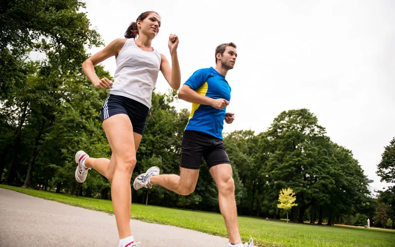 Untuk mendapatkan manfaat kesehatan dari lari, Anda tidak perlu berlari dengan kecepatan super cepat.